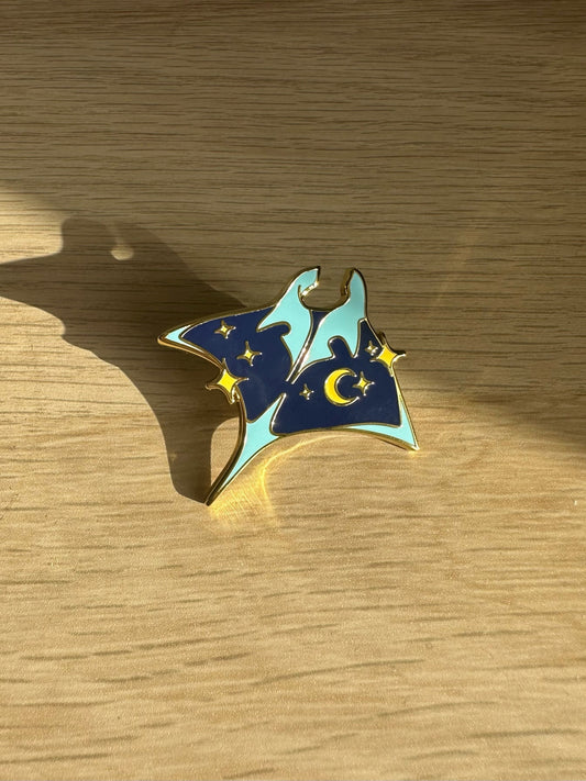 Manta pin